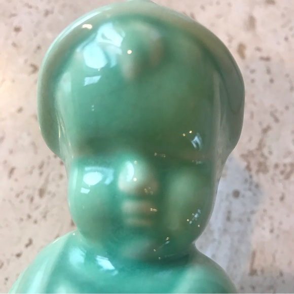Vintage Little Boy Green Ceramic Planter or Small Vase. Measures 8.5”x4”x3”. - Picture 13 of 17